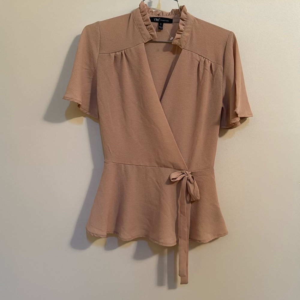 NWOT YMI Collections Flutter Sleeve Peplum Blouse Size S